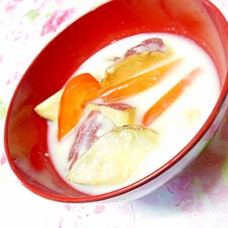 ❤薩摩芋とパプリカの粕汁❤